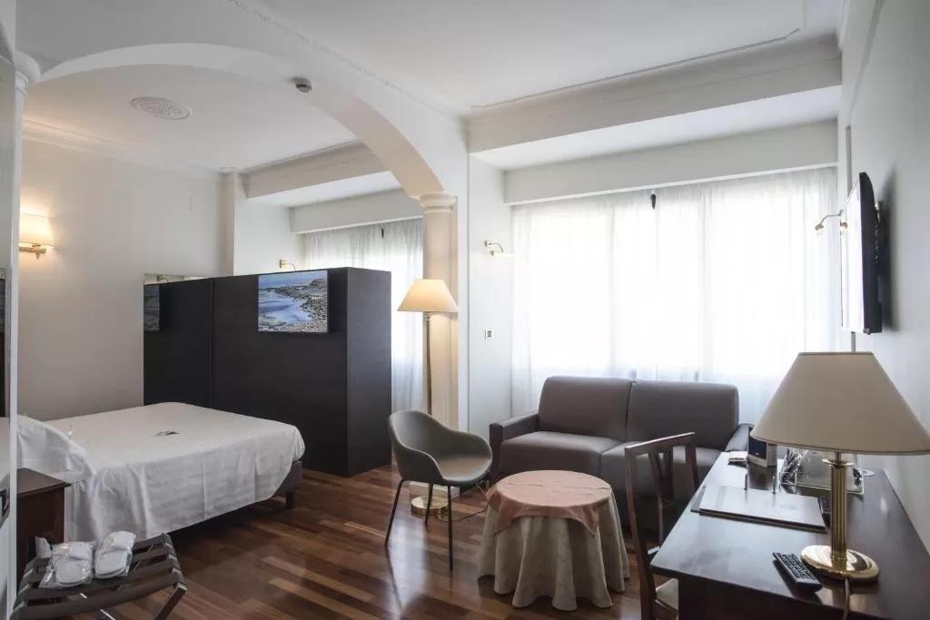 Hotel Plaza Pescara Bagian luar foto