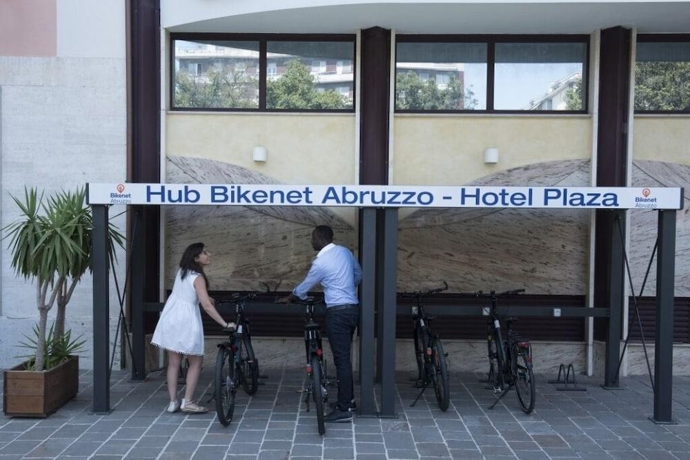 Hotel Plaza Pescara Bagian luar foto