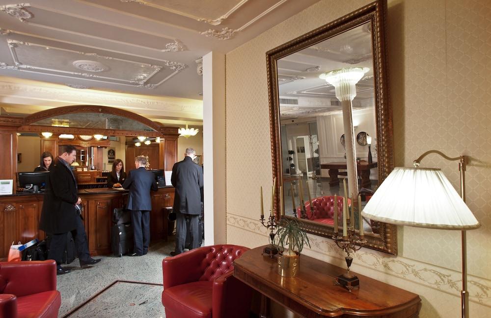 Hotel Plaza Pescara Bagian luar foto