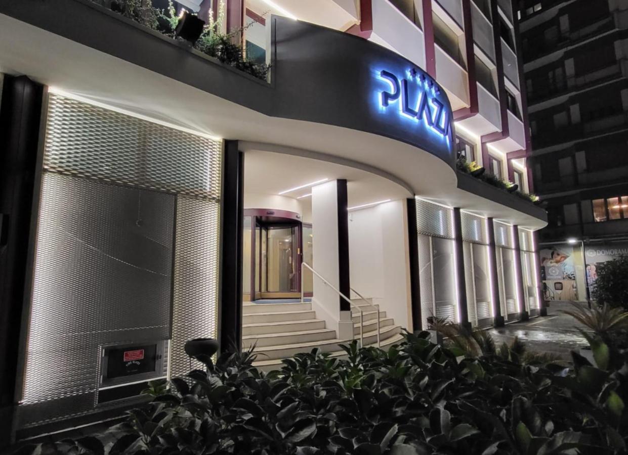 Hotel Plaza Pescara Bagian luar foto