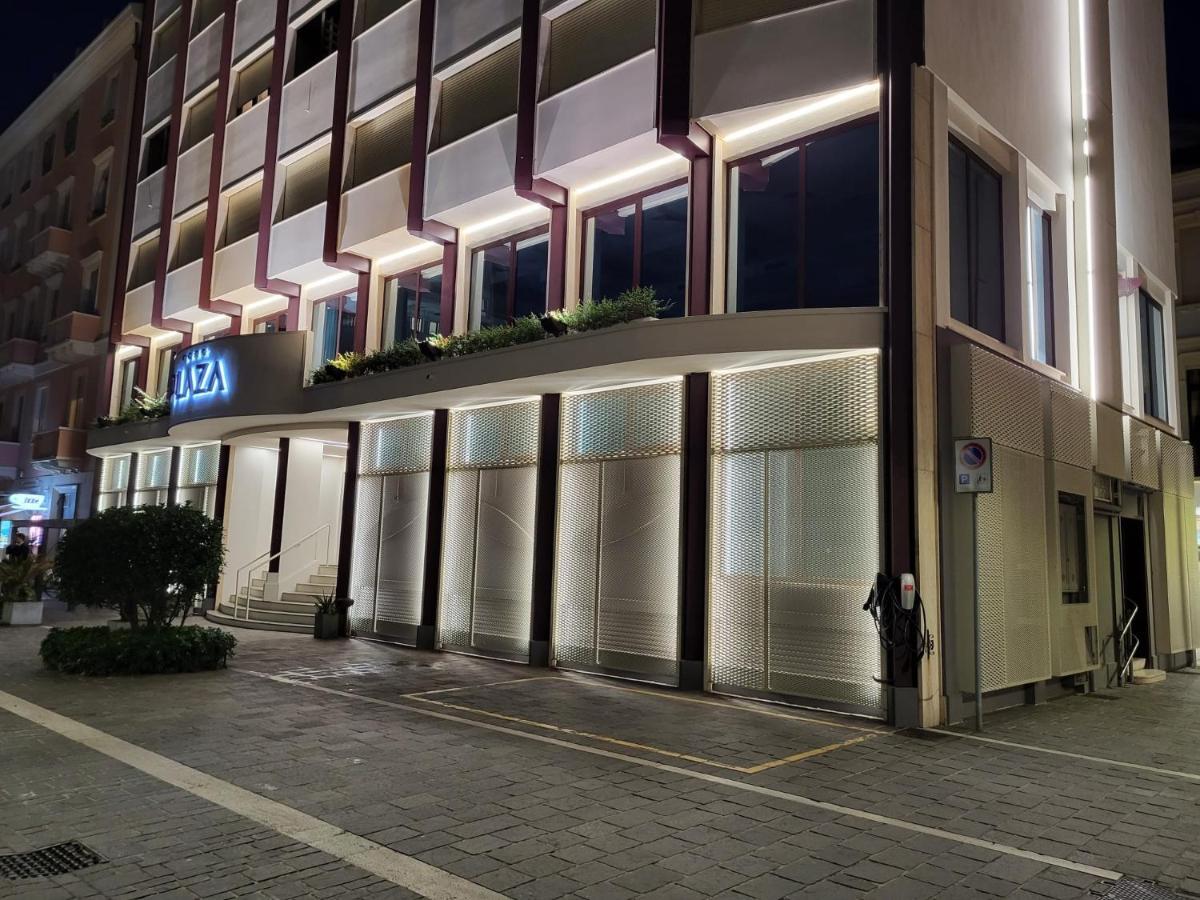 Hotel Plaza Pescara Bagian luar foto
