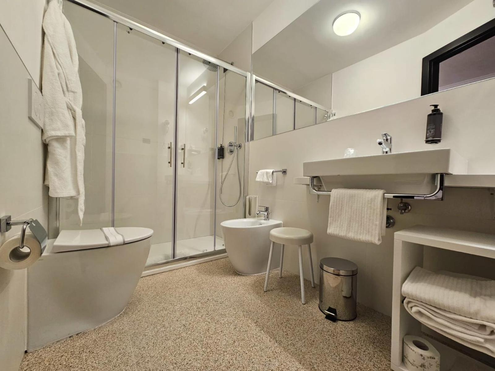 Hotel Plaza Pescara Bagian luar foto